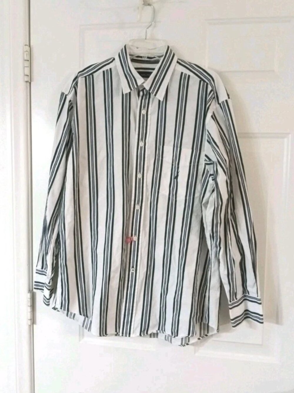 Nautica Mens Large White. Black Striped Long Sleeve Button Up 2 Ply Cotton Shirt
